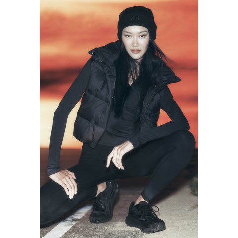 alo yoga Gold Rush Puffer Vest Black