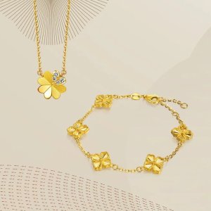 Chow Sang Sang Essence Collection