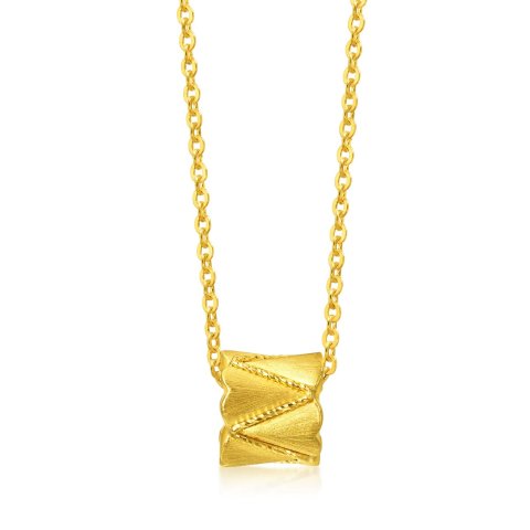 Chow Sang Sang Gold Heart Necklace
