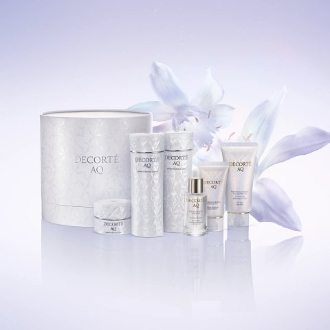 decorte AQ Radiant Brightening Set