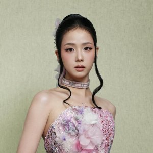 Jisoo debuted Dior's new lipstick