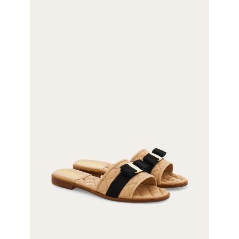 Vara bow quilted slide
