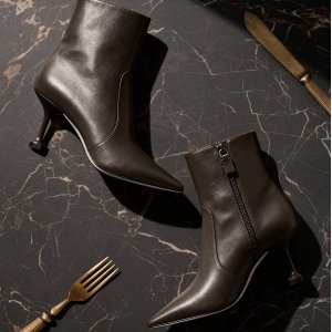 Stuart Weitzman Brand Sale