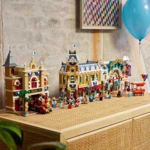 LEGO Disney™ #43302 Main Street, U.S.A.