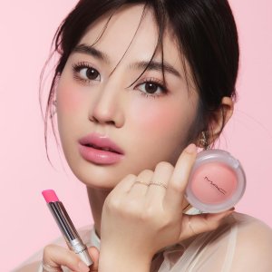 New Release: MAC New Glow Play Collection