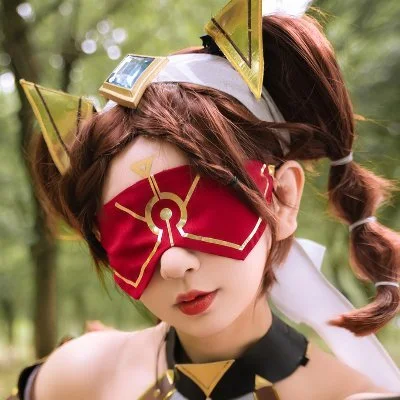 SimCosplay