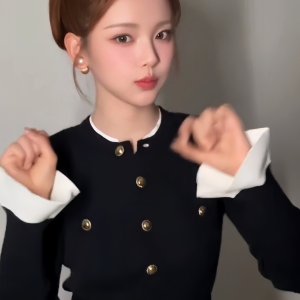 SHOP SIMON Self-Portrait Sale